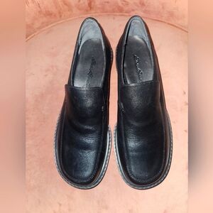 Eddie  Bauer classic loafers sz 8.5